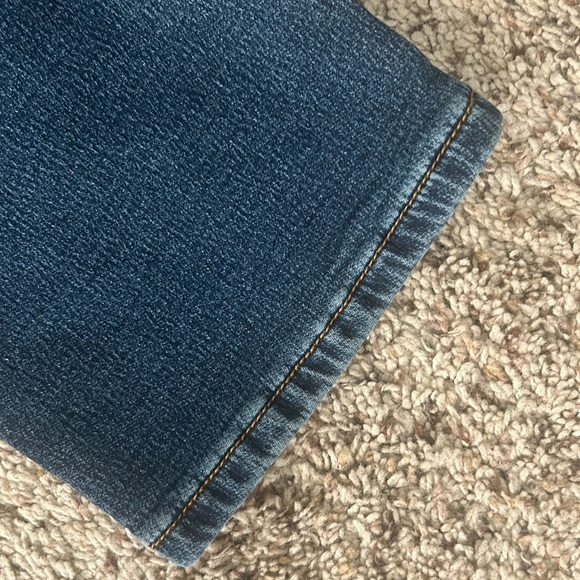 Ethyl jeans. Size 10. 87%cotton 11%poly 2%spandex.great shape nice stretch. - Picture 6 of 8